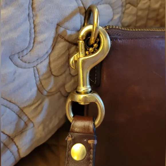 ⭐️ Coach Legacy Series Crossbody Leather Bag Host Pick ⭐️
